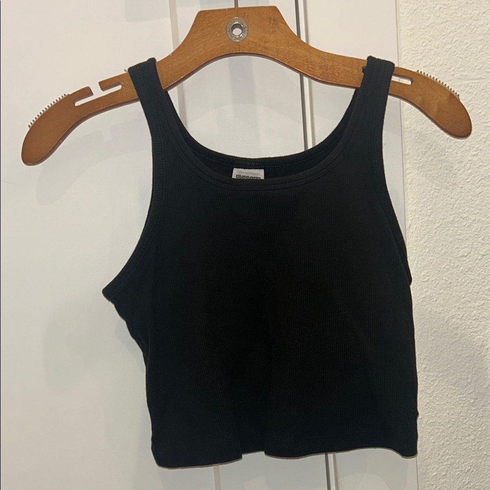 Black Ribbed Cropped Top
